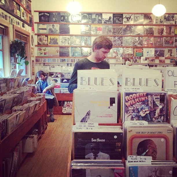 Nils Frahm & Ólafur Arnalds - record shopping at Mississippi Records in Portland_photo by Sofia Ilyas